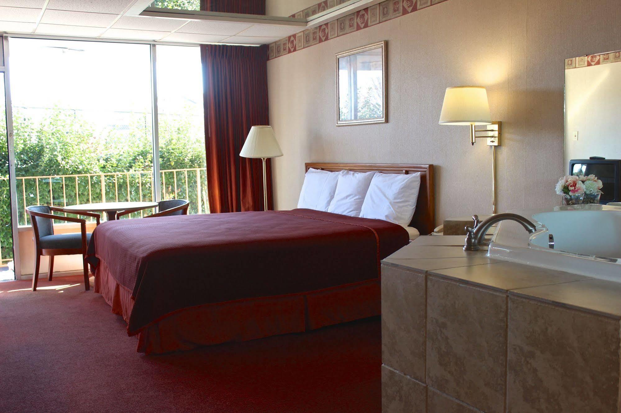 Regency Richmond 2*